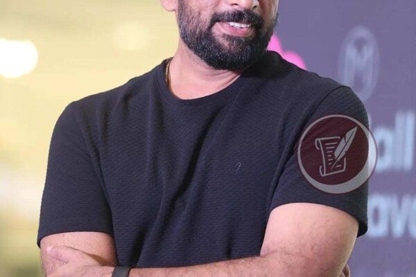 Praneesh Vijayan_MooninRed